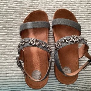 Women's Gray Sandals with Floral Embellishments